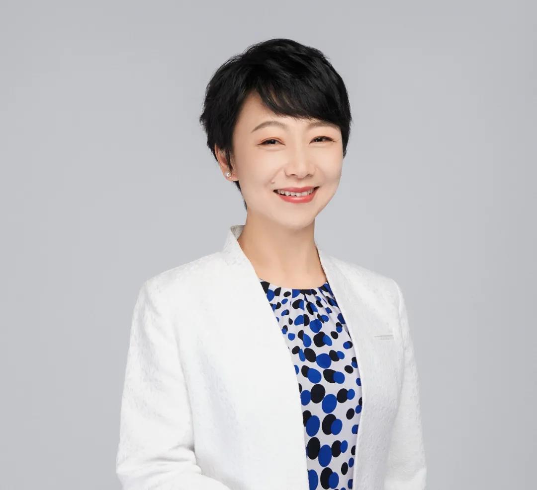 演员张晓燕，与自然美景的邂逅，探寻内心宁静之道