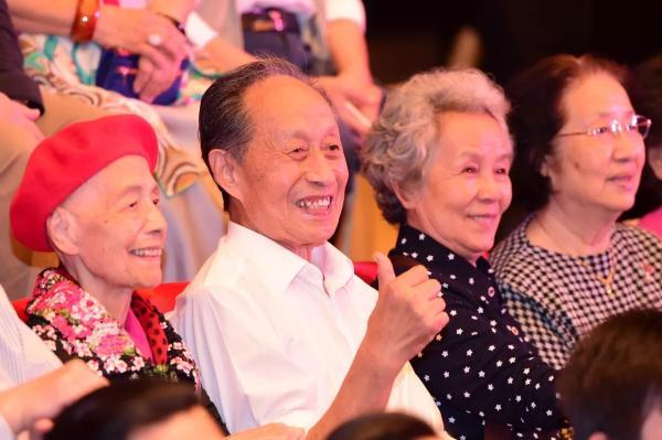 舞团演员的高科技革命，全新功能与极致体验引领舞蹈世界变革！