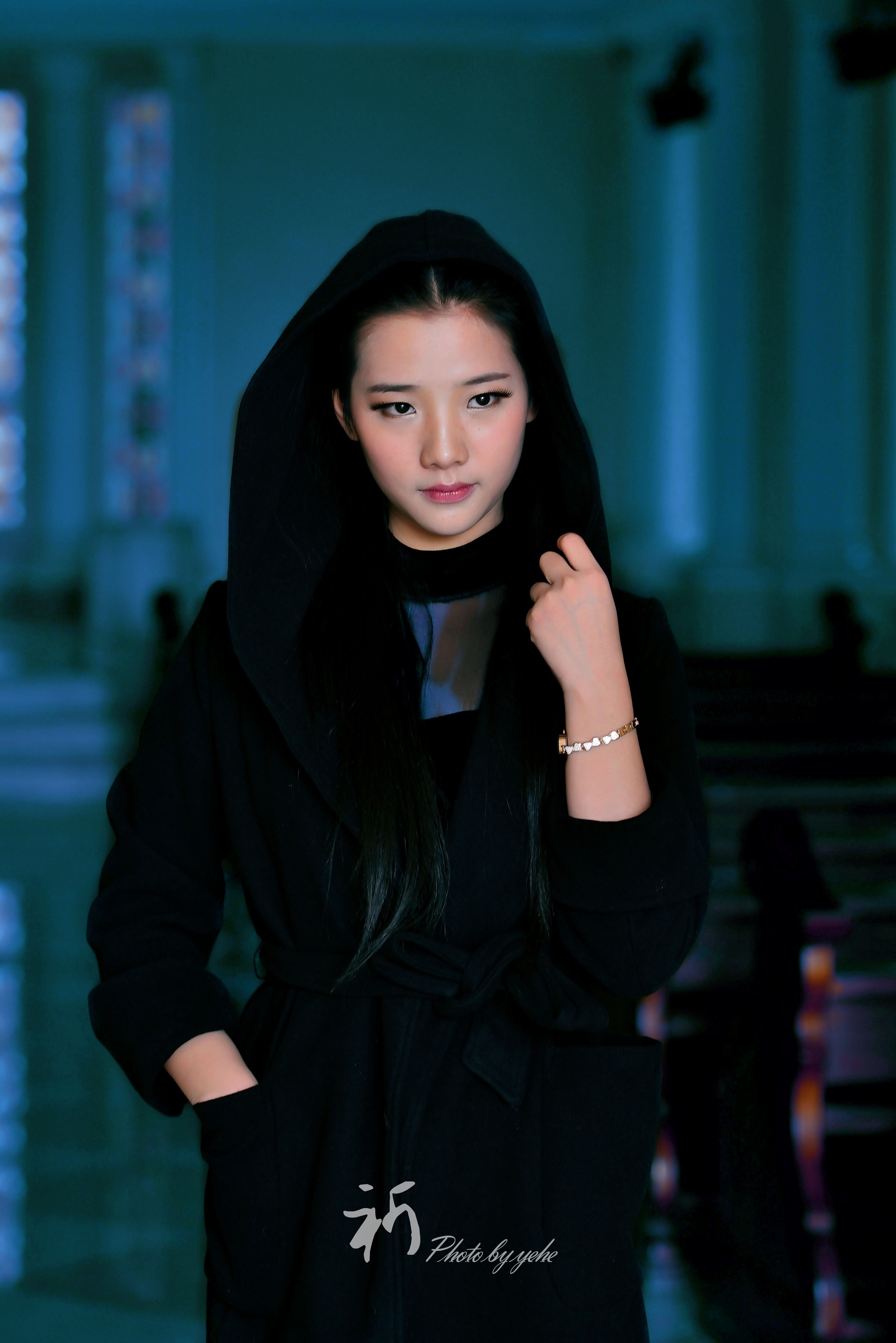 祈演员——以艺术舞动心灵的力量